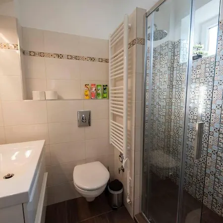 Viola Family Free Parking *