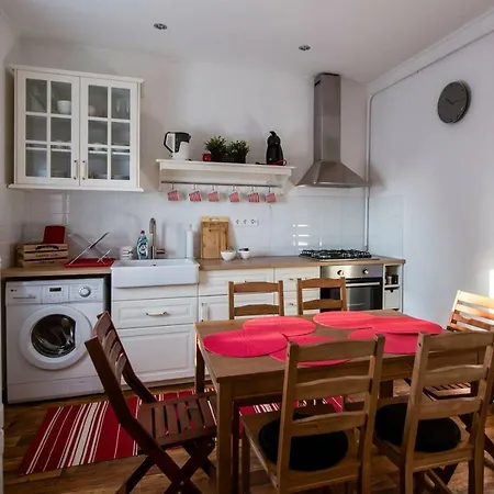 Viola Family Free Parking *